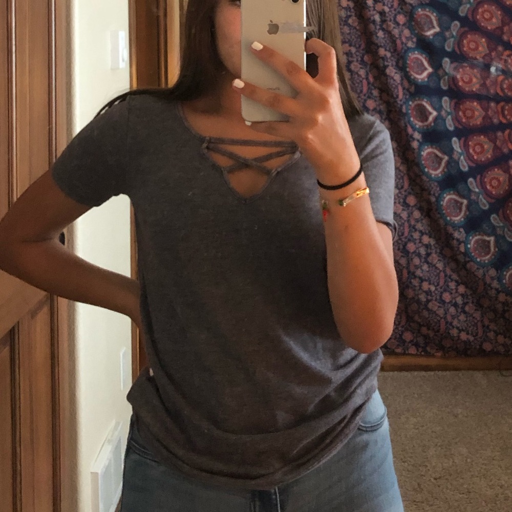 Crossed v-neck T-shirt